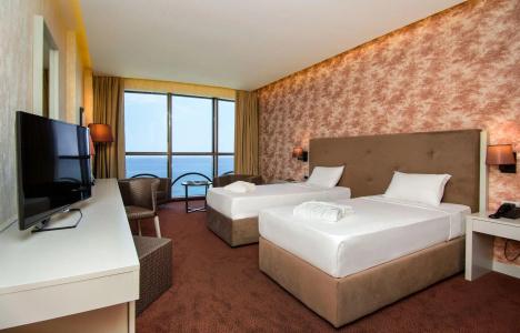The Grand Gloria - 16