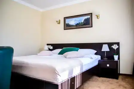 Gostinichno-Restorannyij Kompleks ZIHIYa - 63