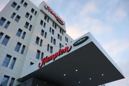 Hampton by Hilton - 1