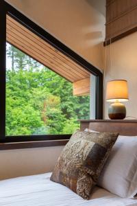 Seventeen Rooms - 11