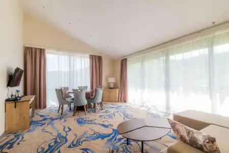 Aurora Resort - 61