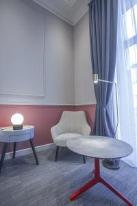Heritage & Suites - 60