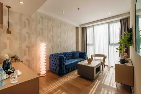 Monday by Dnt Group - 75