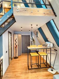 Geometrika • Lounge - 227