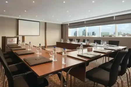 Ramada by Wyndham Abu Dhabi Corniche - 2