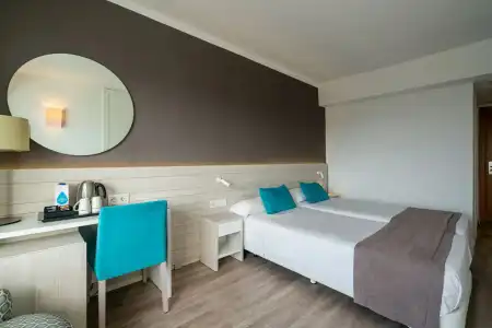 THB Niagara - Adults Only - 32