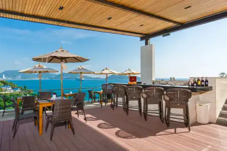 Wyndham Grand Phuket Kalim Bay - 11