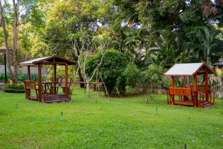 Hillside Resort - 4