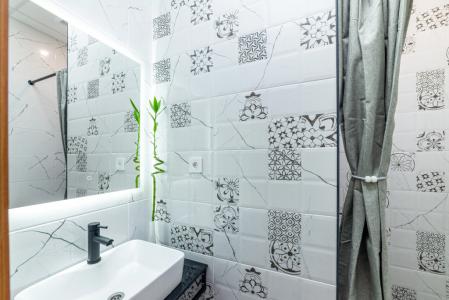 Демократ на Некрасова 58 - 150