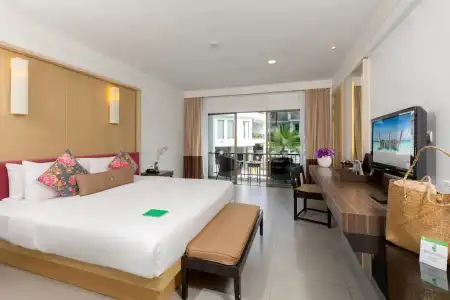 Sawaddi Patong Resort & Spa by Tolani - 47