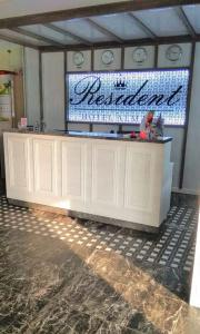 Resident - 2