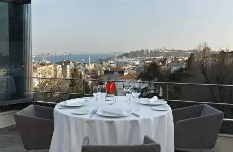 Tomtom Suites - 2