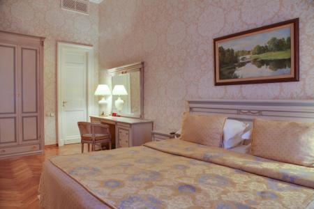 Petroff Palace Boutique - 60