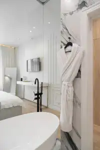 Suite - 5