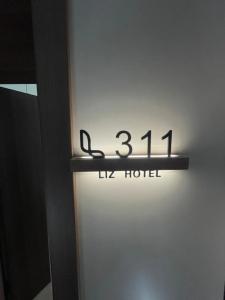 Liz - 23