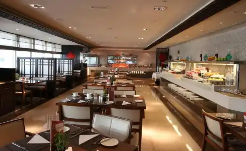 Ramada by Wyndham Abu Dhabi Downtown - 4