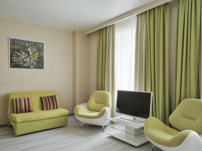 Дипломат - 118