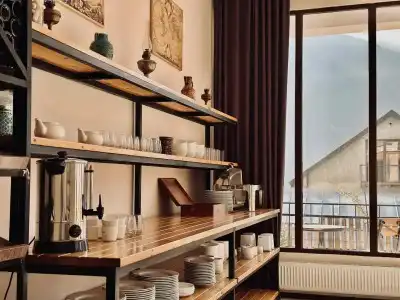 Mount Inn Kazbegi - 11