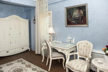 Swan Lake - Adults Only Boutique - 17