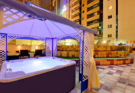 Pearl Marina Apartments LLC - 0