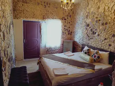 Stone Age Mansion - 125