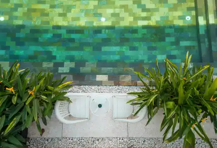 White Boutique and Residences - 10