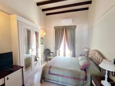 Sofia Boutique 9 - 102