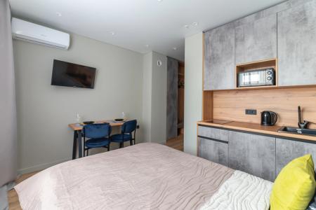 Vash Salut Apart - 77