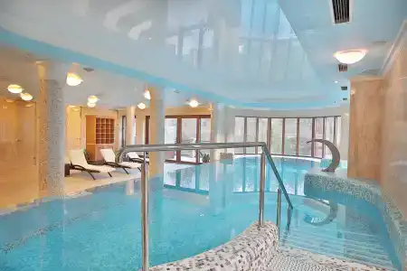 Retro Riverside Wellness Resort - 25