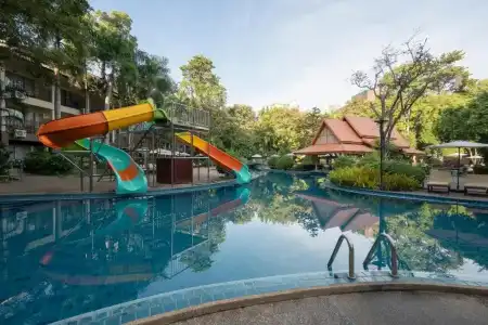 The Green Park Resort - 19