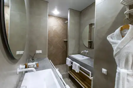 Kamarooms Business & Spa - 73
