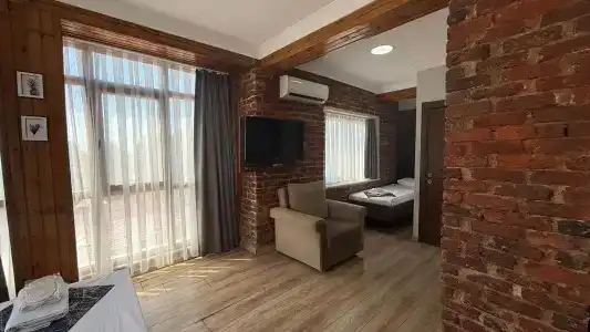 Han Suite - 135