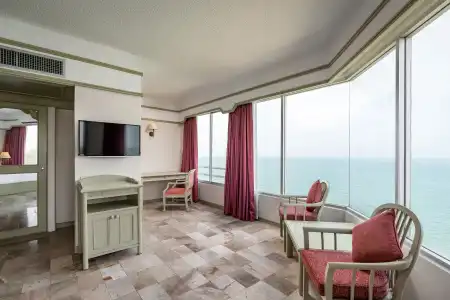 Cholchan Pattaya Beach Resort - 72