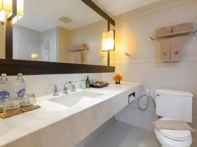 Sawaddi Patong Resort & Spa by Tolani - 45