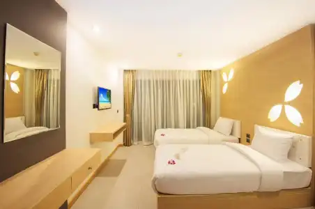 Clarian Beach Patong - 4