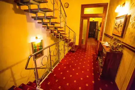 13 Chairs Guest house - 4