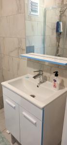 Airport Guest House - 26