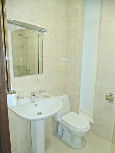 5 Avenue Guest House - 9