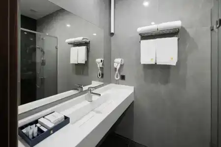 Tauke Khan Plaza - 72