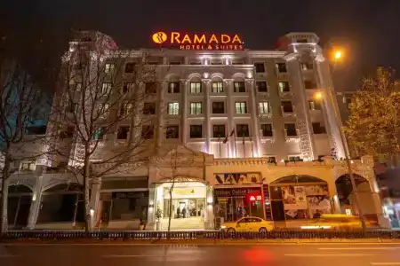 Ramada & Suites by Wyndham Merter - 1