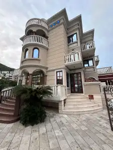 Villa Lux - 0