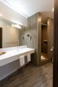 Kamarooms Business & Spa - 50