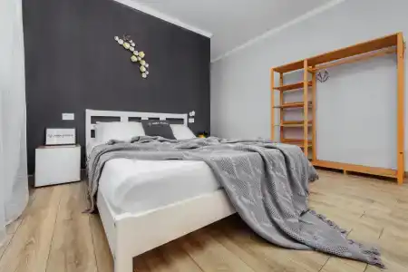 Yazon Tourist base - 75