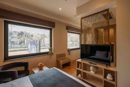 Monday by Dnt Group - 84