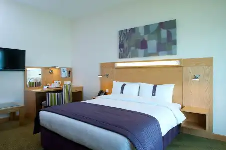 Holiday Inn Express Airport, an IHG - 28