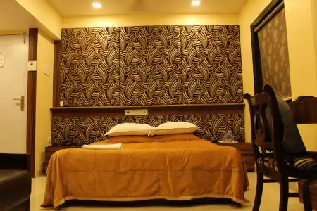 Metro Palace Mini-hotel - 3