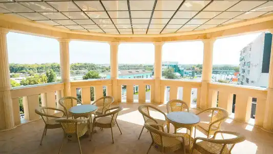 Reikartz Amirun Tashkent - 1