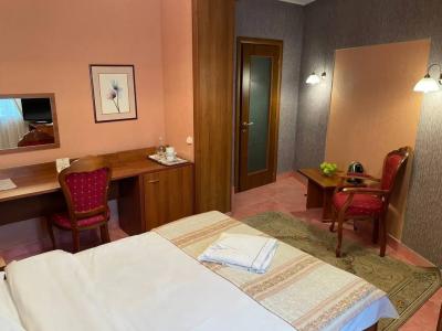 La Vie De Chateau - 151