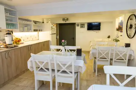 Galley Mini-hotel - 11