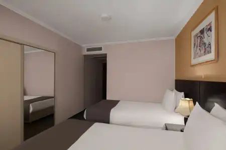 Ani Plaza - 56